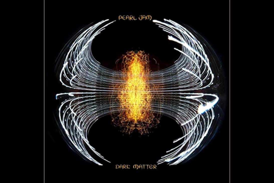 Capa do álbum Dark Matter do Pearl Jam, com fundo escuro e elementos gráficos minimalistas em tons de vermelho.