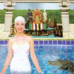 Capa do álbum Tiny Music... Songs from the Vatican Gift Shop da banda Stone Temple Pilots, com fundo azul claro e uma bailarina dentro de uma caixa decorativa chinesa.